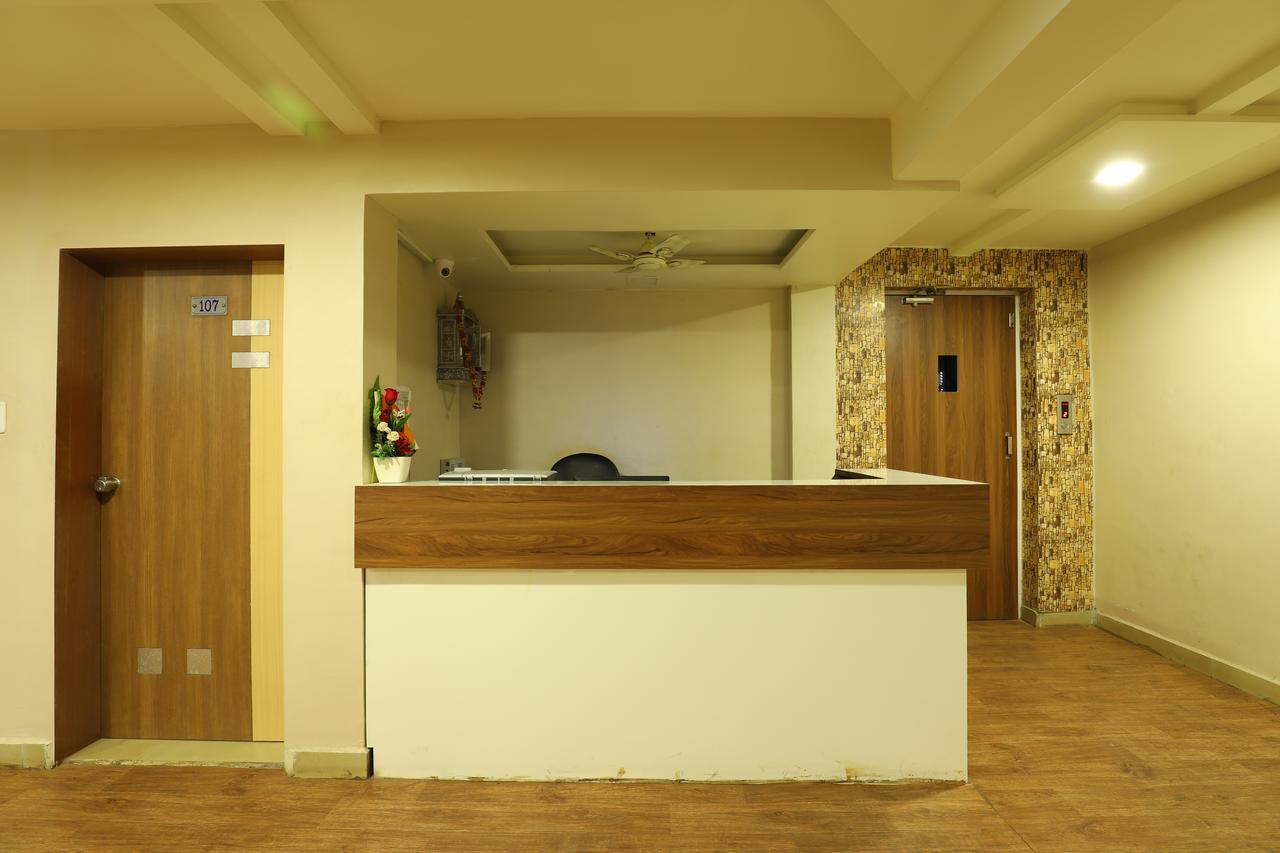 Hotel Loyal Residency Jāmnagar Exterior foto